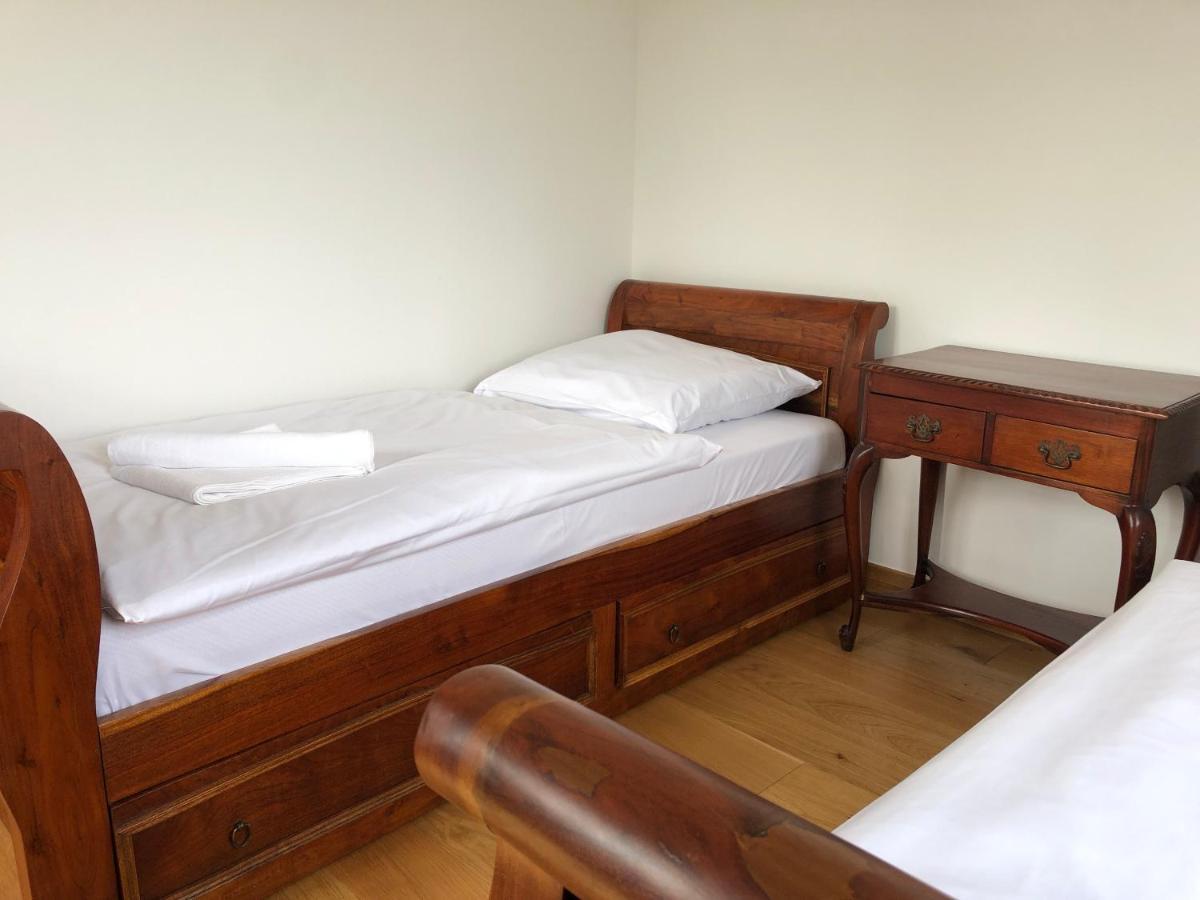 Bed and Breakfast Dwor Gogolewo Nad Warta Ksiaz Wielkopolski Esterno foto