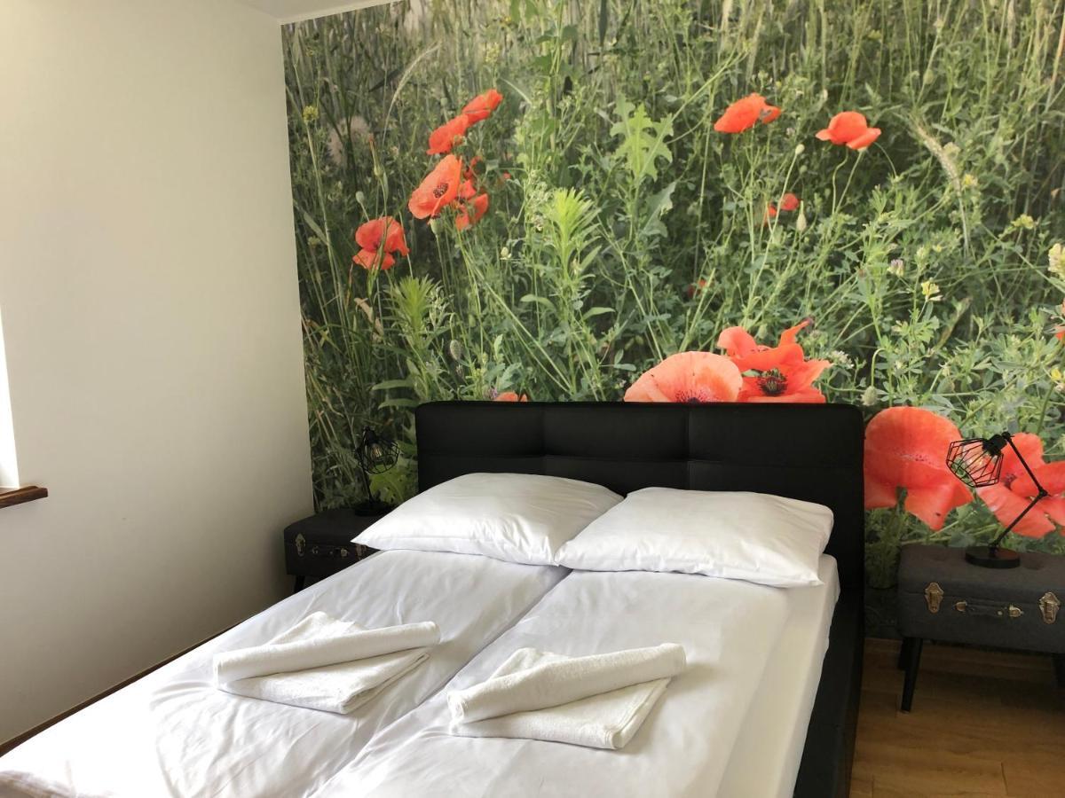 Bed and Breakfast Dwor Gogolewo Nad Warta Ksiaz Wielkopolski Esterno foto