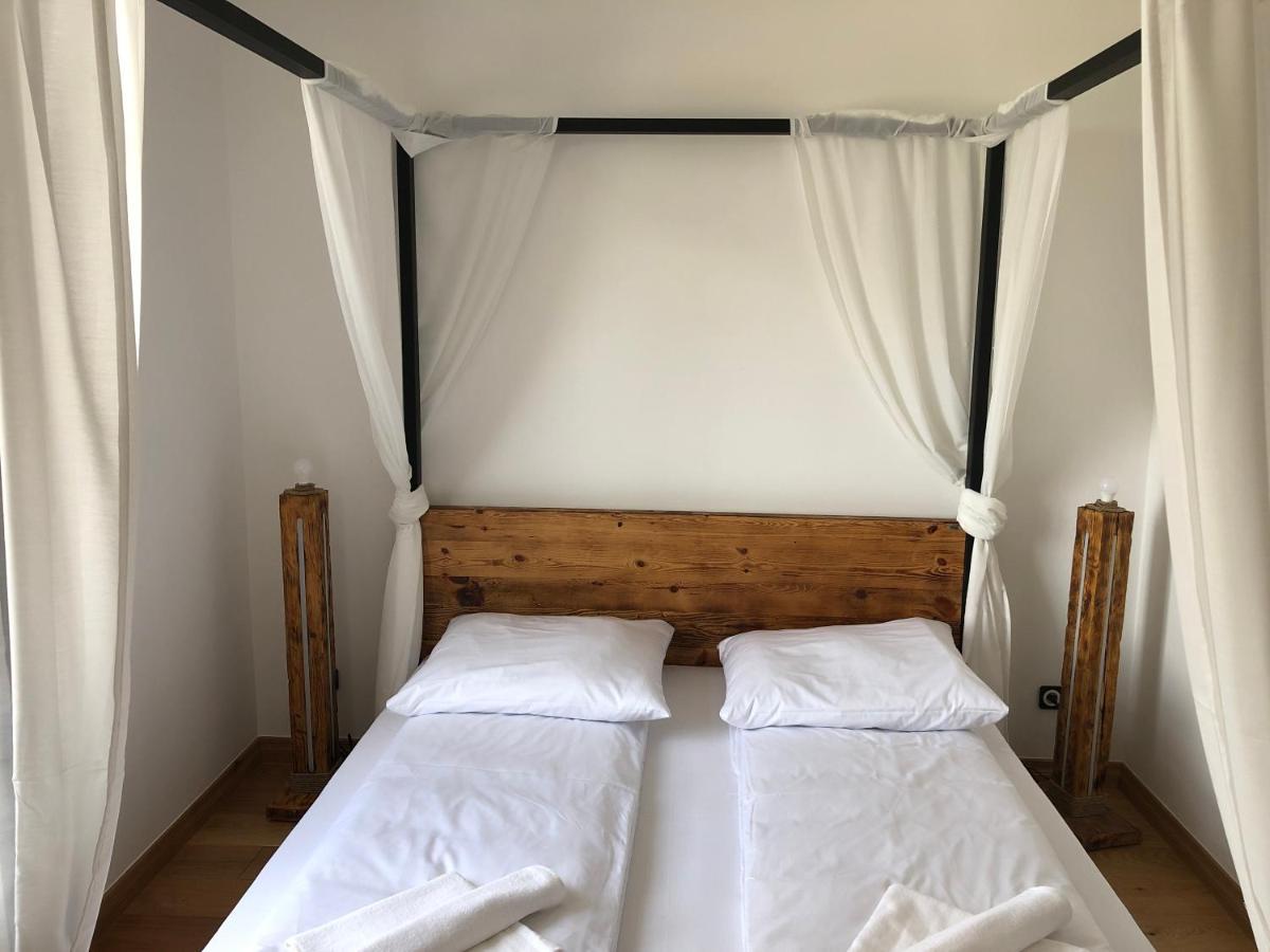 Bed and Breakfast Dwor Gogolewo Nad Warta Ksiaz Wielkopolski Esterno foto